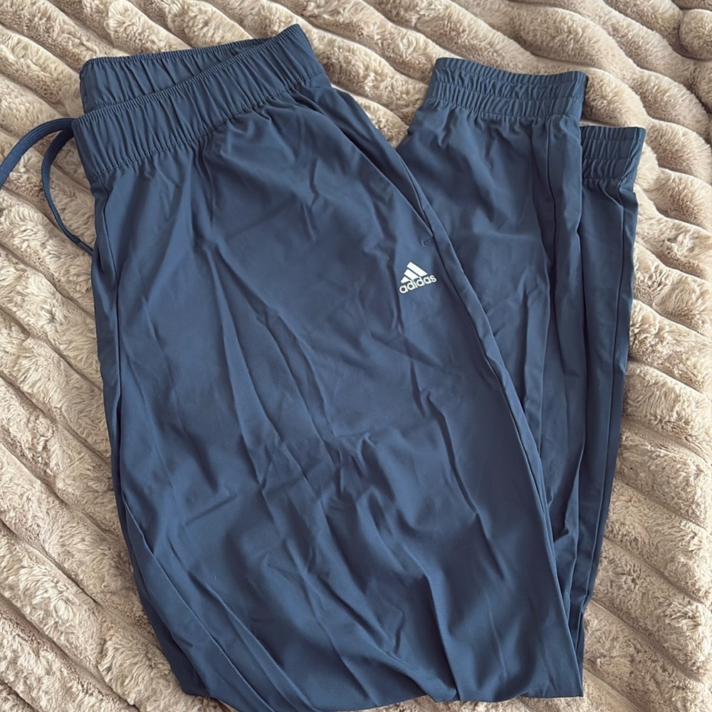Windbreaker jogger pants